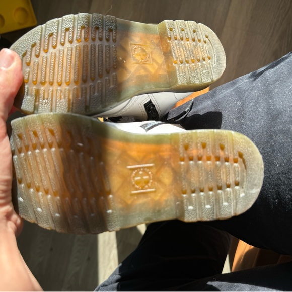 Kids Dr. Martens White Patent Leather Boots - Size 9 - Picture 7 of 7